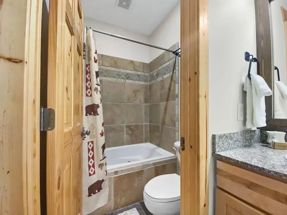 Timberwolf Lodge 6 2 Bedroom Cabin by RedAwning