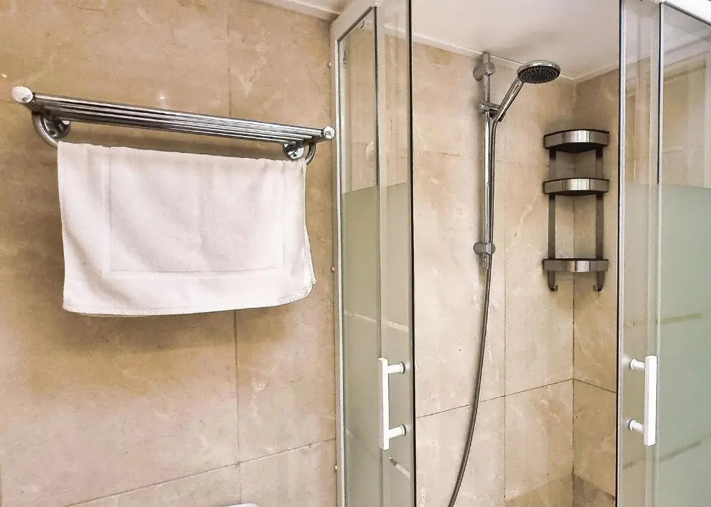 Spacious Renovated 1-Bedroom Apartment in Marbella Center with Parking