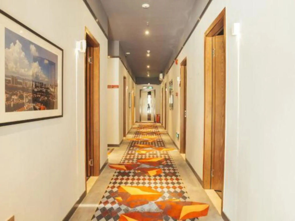 Be Home Youth Hostel