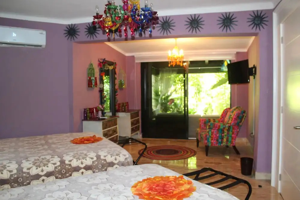 Lovely Luxury Home Near the Beach, 10 ppl