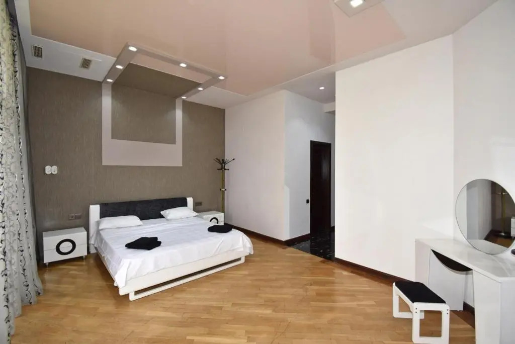 Kocharyan Street, 5 bedrooms Luxury, Unique House MS555