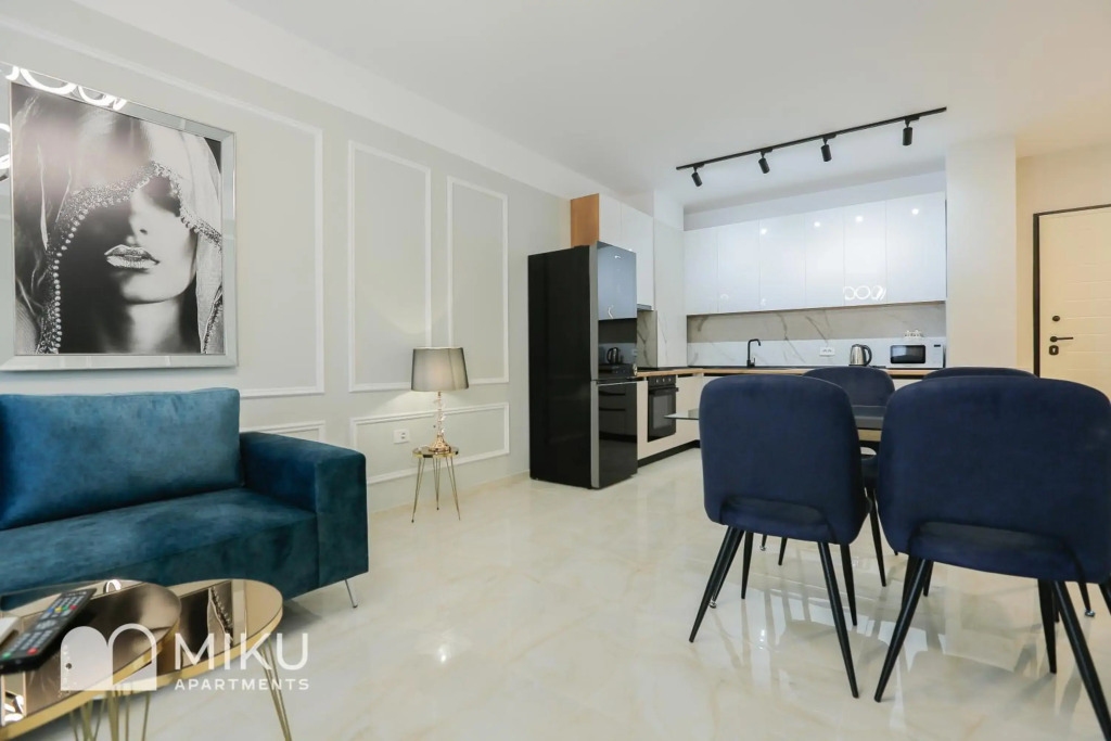 Miku Apartment - Vibrant 1Bd Apartment Near the Lake