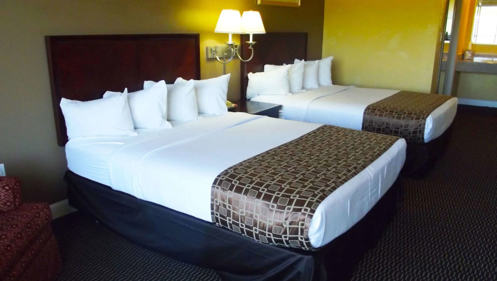 Ambassadors Inn & Suites