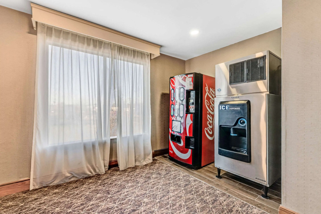 Comfort Suites Murfreesboro Shopping District