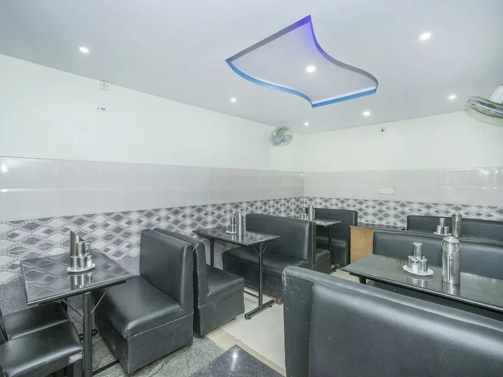 OYO Flagship 16142 Passport Office Koramangala