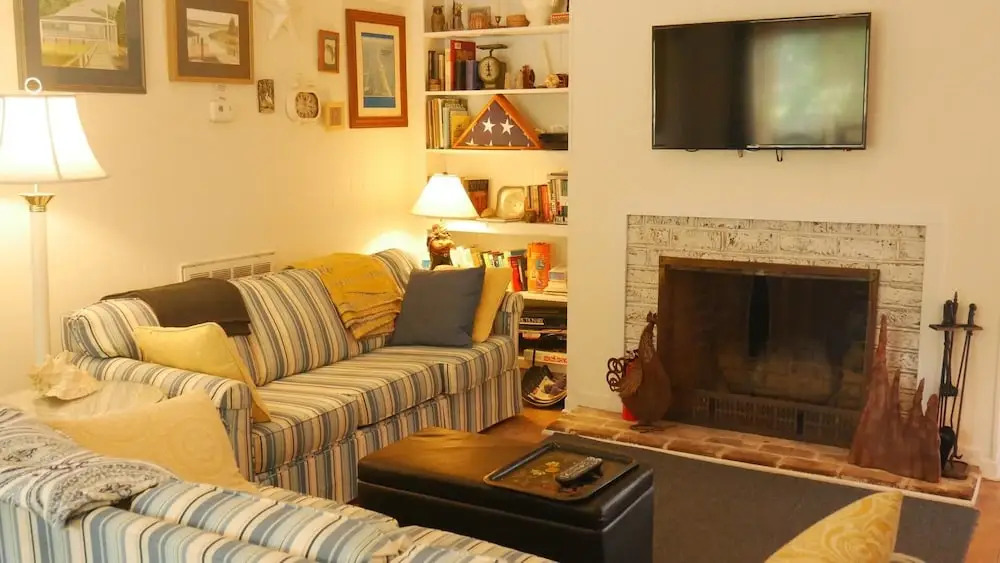 Cedar Creek - 3 Br Home