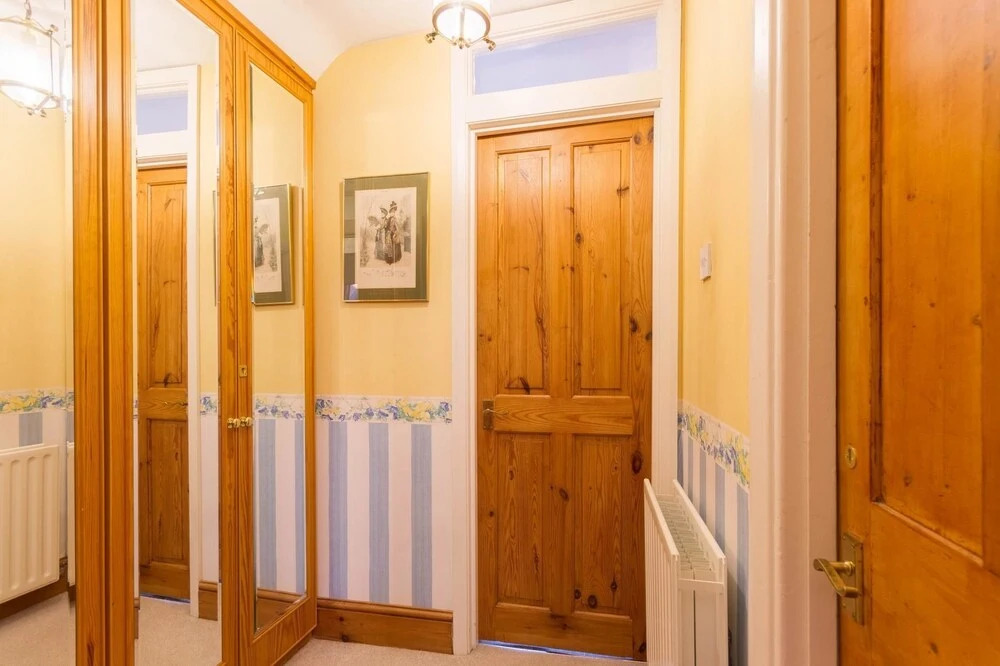 NEW Cosy 2 Bedroom Detached House West Finchley