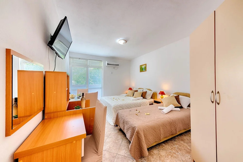 HOTEL DANA