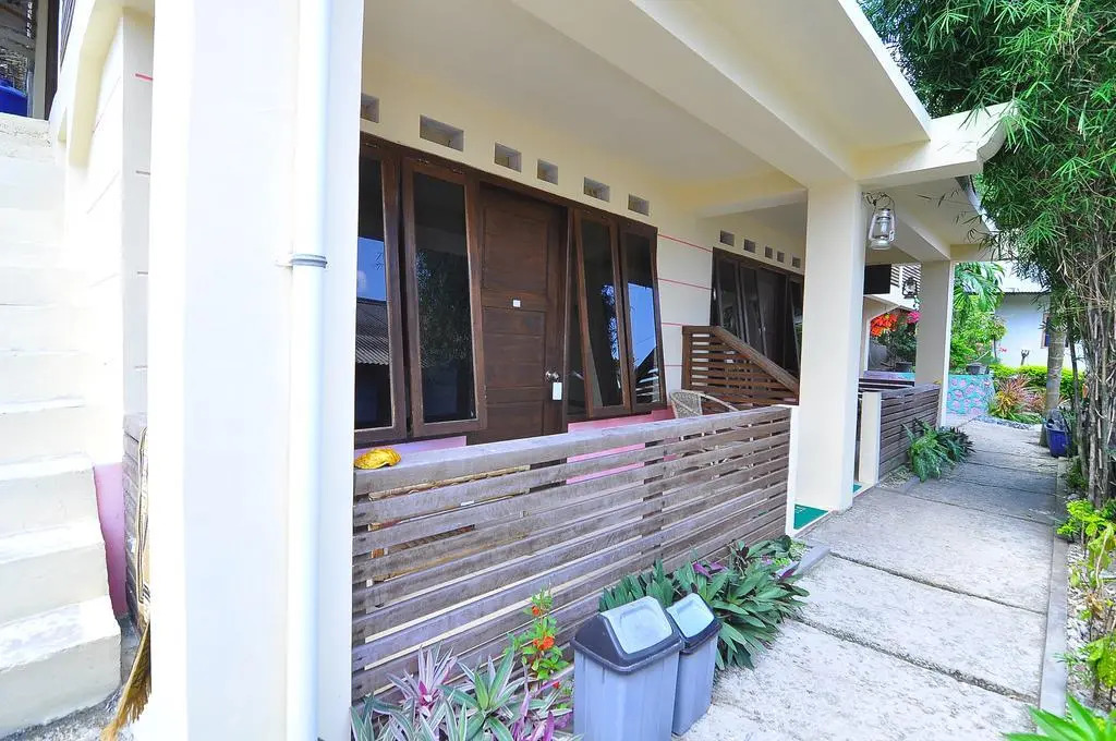 Fina Bungalow 1