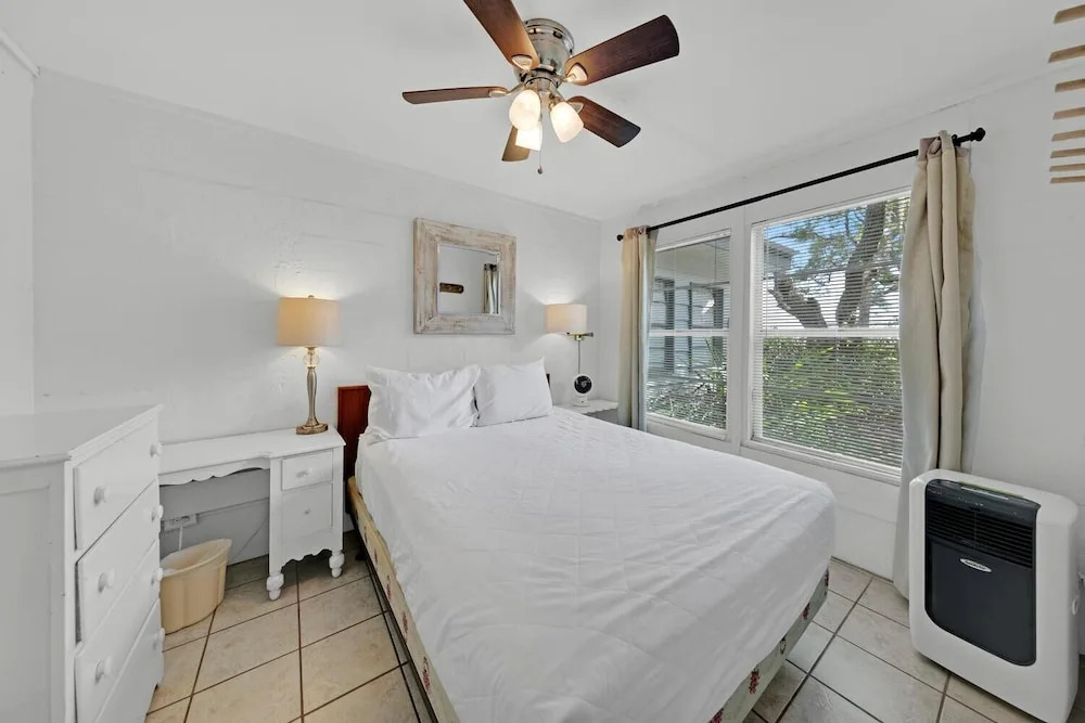Sealake Cottage