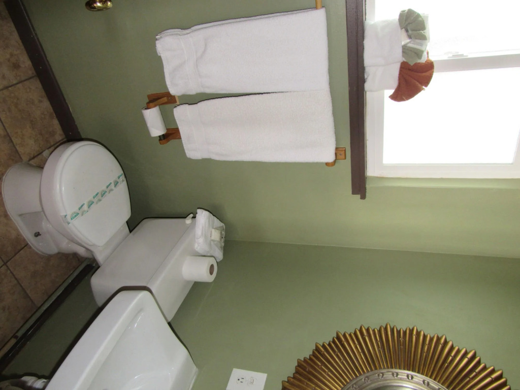 Emerald Bay Lodge