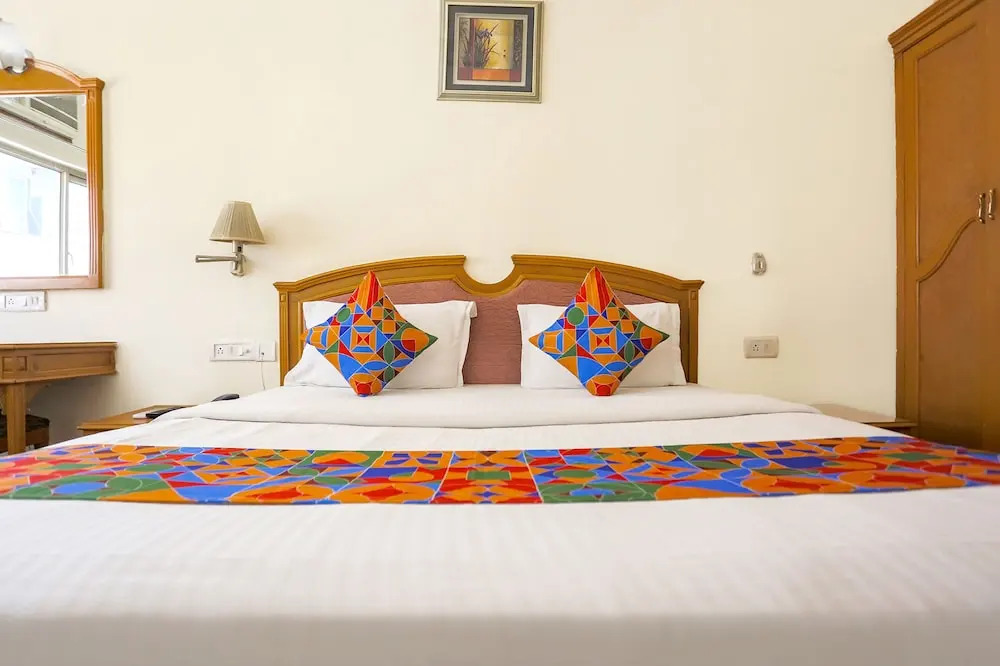 FabHotel Altus