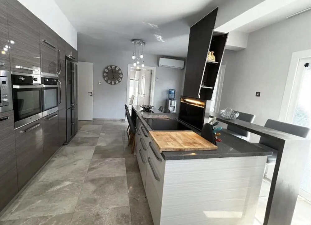 Sema Villa in Kyrenia, 4 Bedroom Villa, Sleeps 8