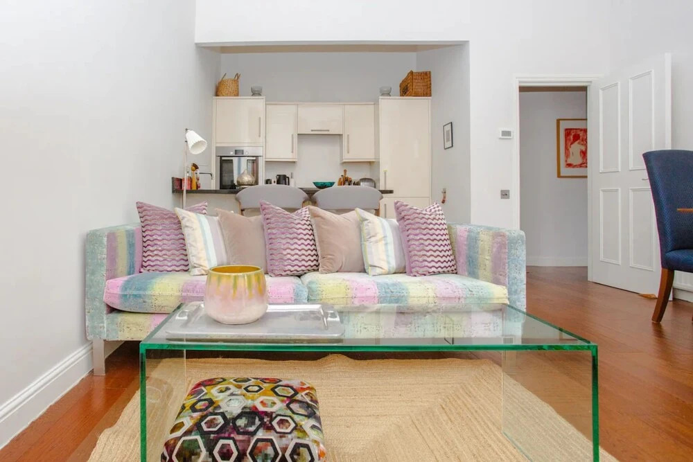 Stylish 2 Bedroom Apartment in Affluent Earls Court