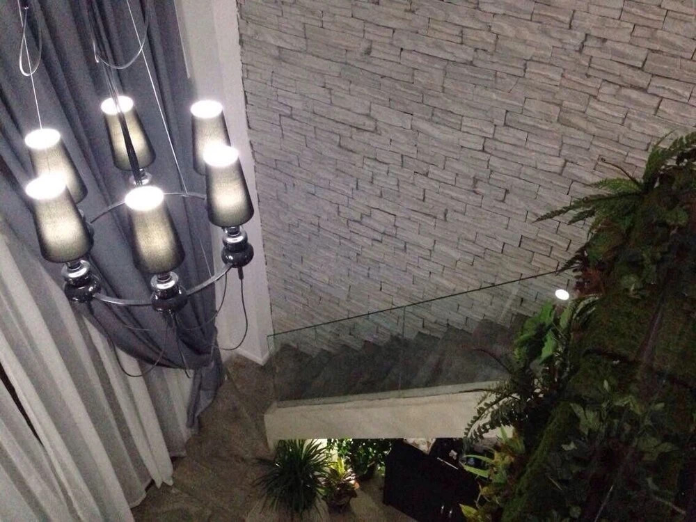 Air Hotel