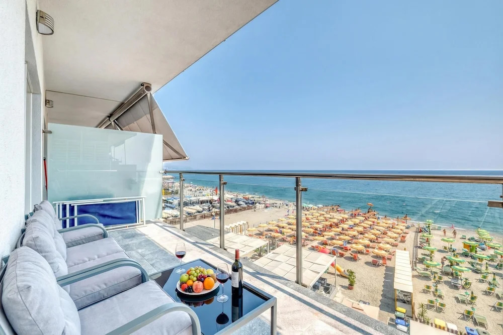 Lanterne Luxury Apartments