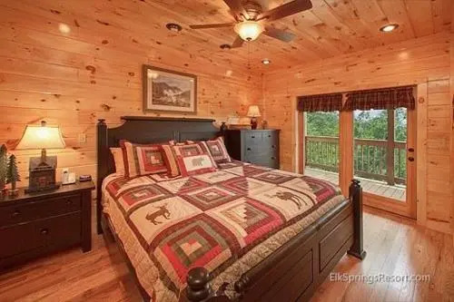 Knotty Pine Delight
