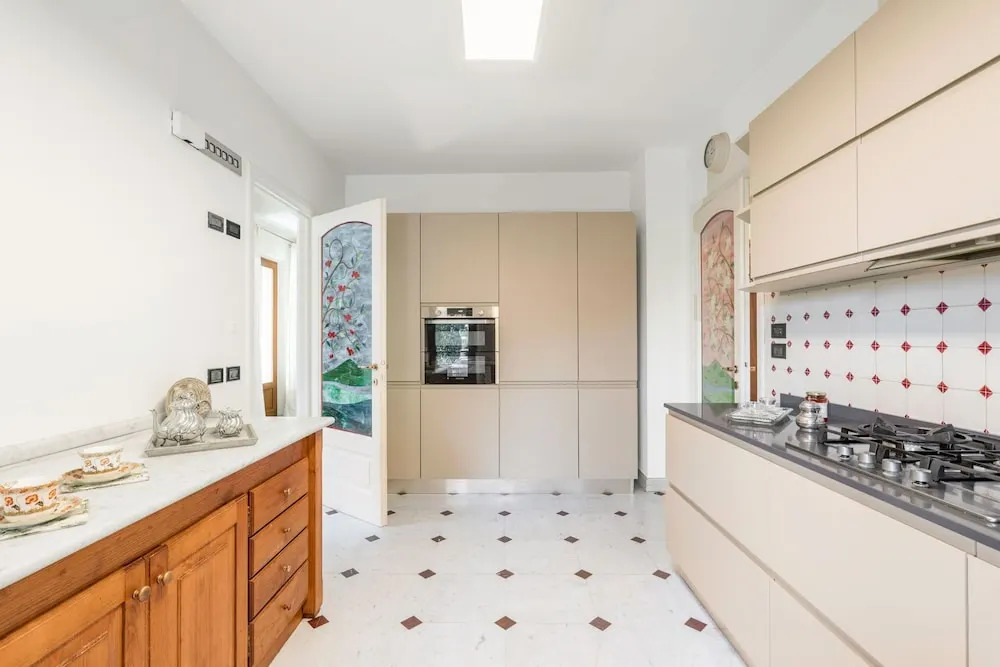 Villa Le Fontanelle In Forte Dei Marmi With Ac