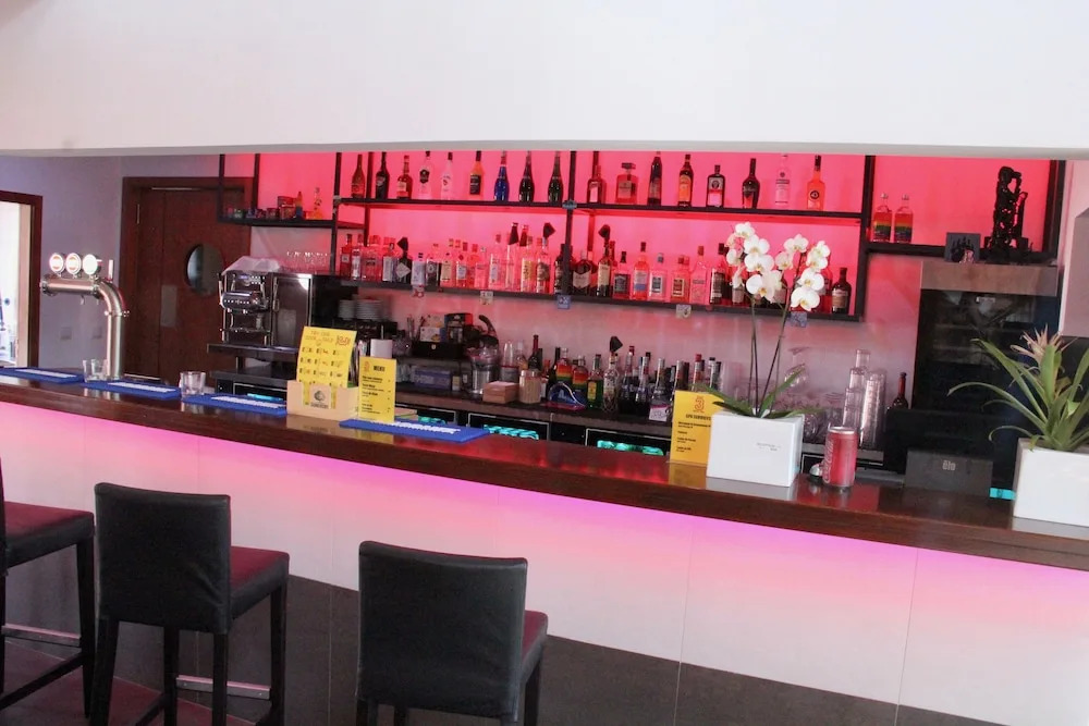 Villa 3 Caparica - Lisbon Gay Beach Resort