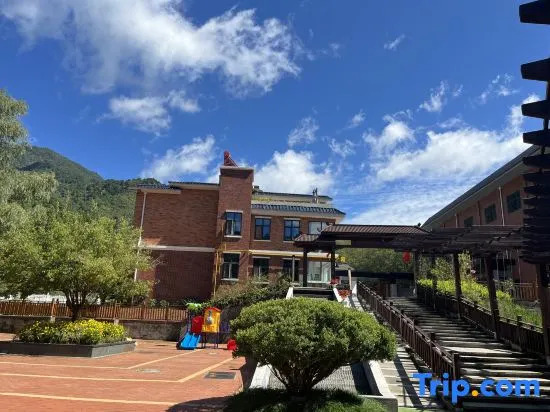 Liuba Zibai Kangyang Hotel