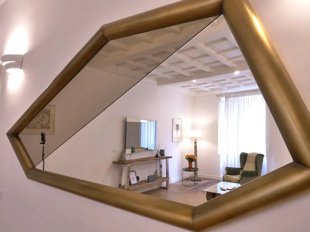 Helmirage suite Trevi