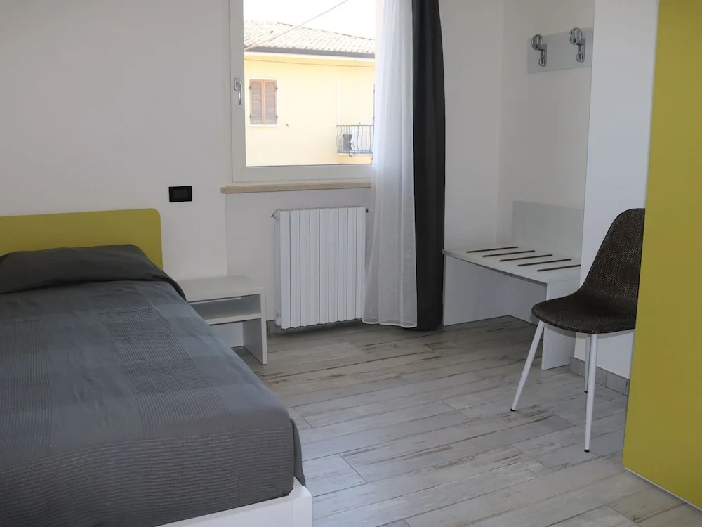 Holiday Apartment near Lake, Shared Swimming Pool