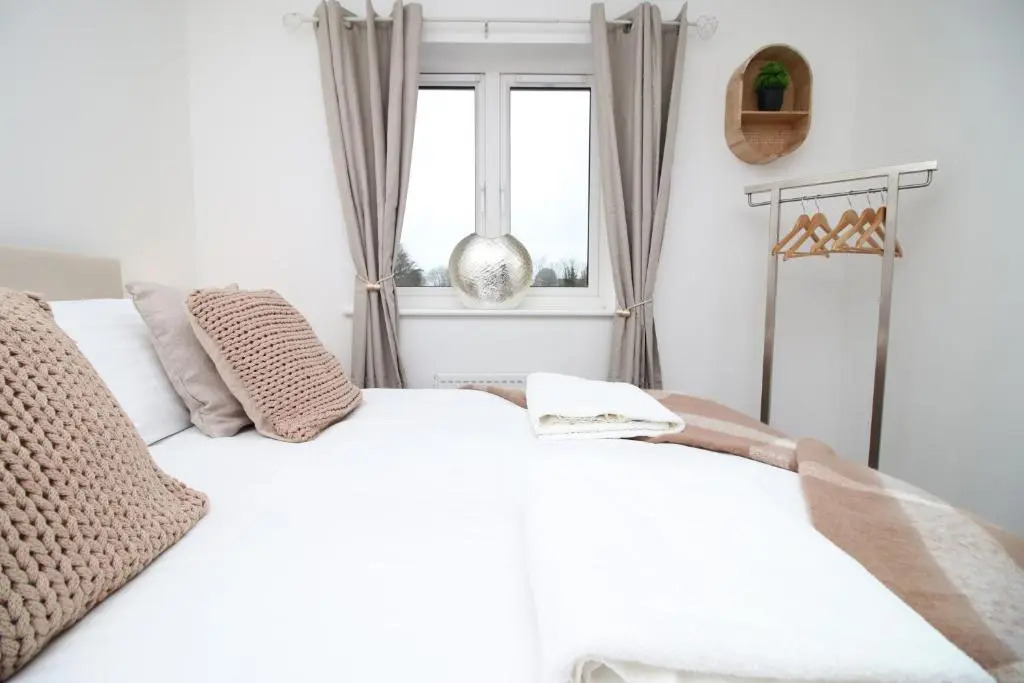 Buxton Way by Tŷ SA - 3 bedroom house