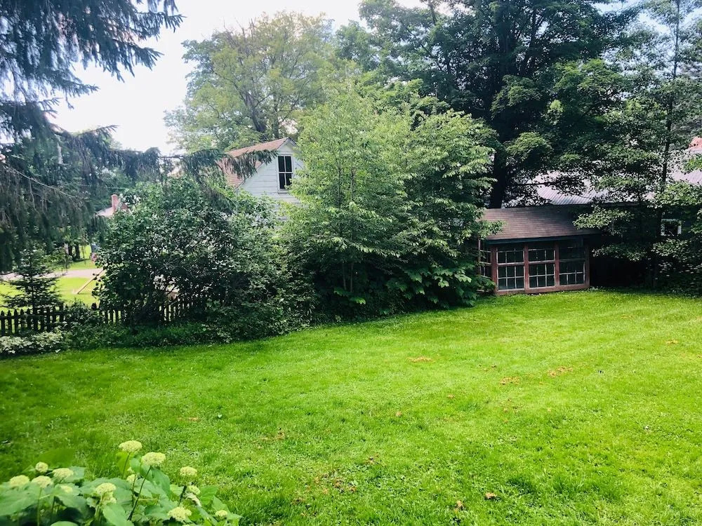 John Henry Bed & Breakfast