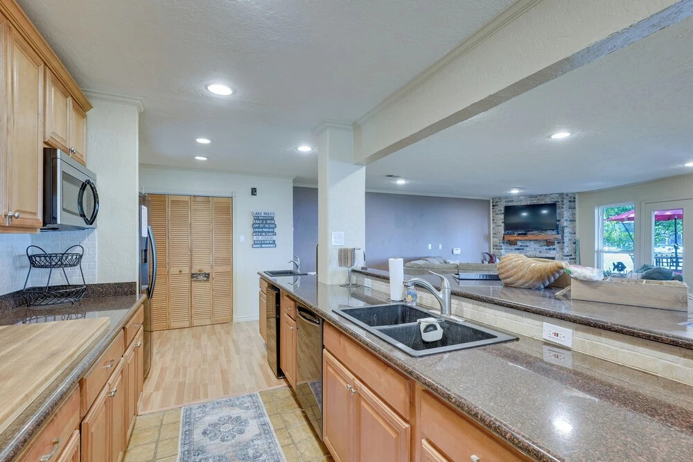 Lakefront Montgomery Home w/ Porch & Dock!