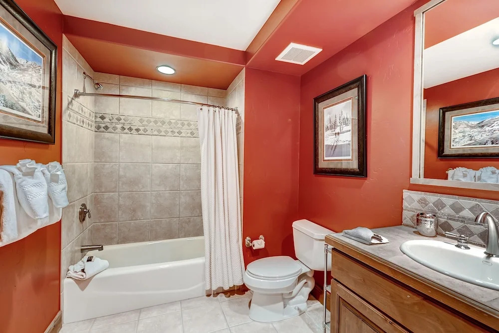 5br/5ba , Ski In/out In Arrowhead, 3523 Sq Ft! 5 Bedroom Condo by RedAwning