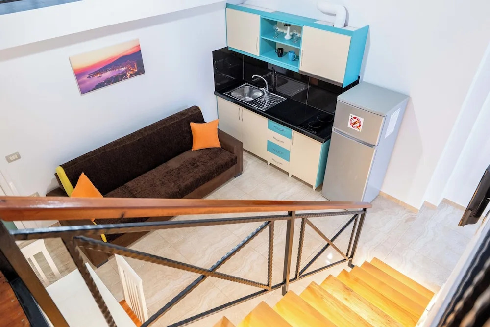 Crown Deluxe Apartments