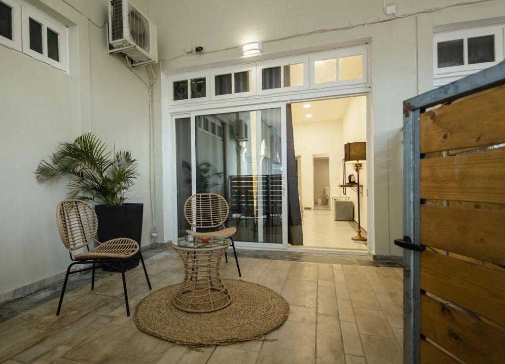 Olive Grove Beachfront Apartments & Suites