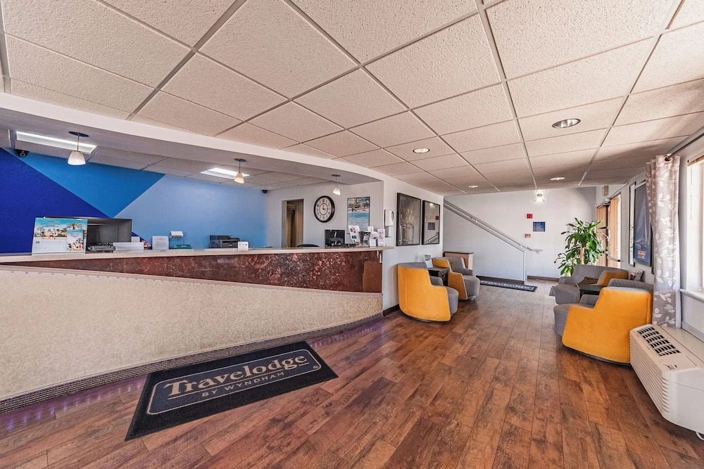 Airport Value Inn and Suites