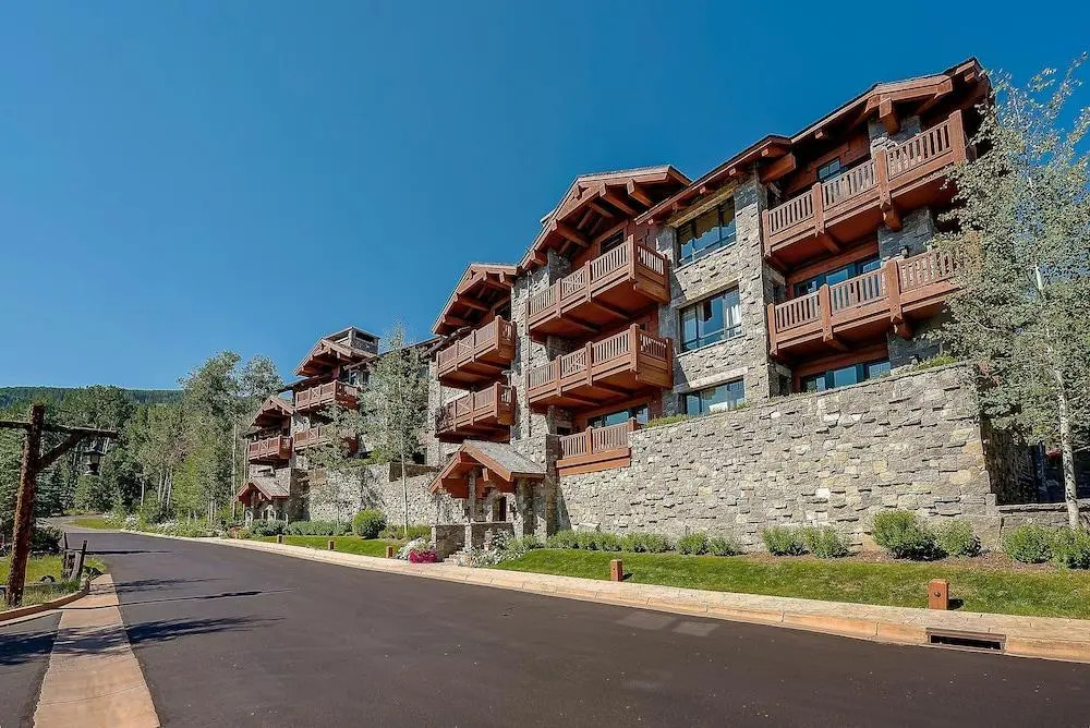 Hummingbird Retreat - Four Bedroom Townhome