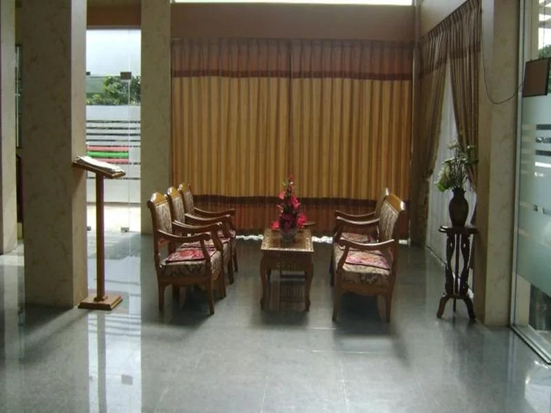 Royal Boss Hotel
