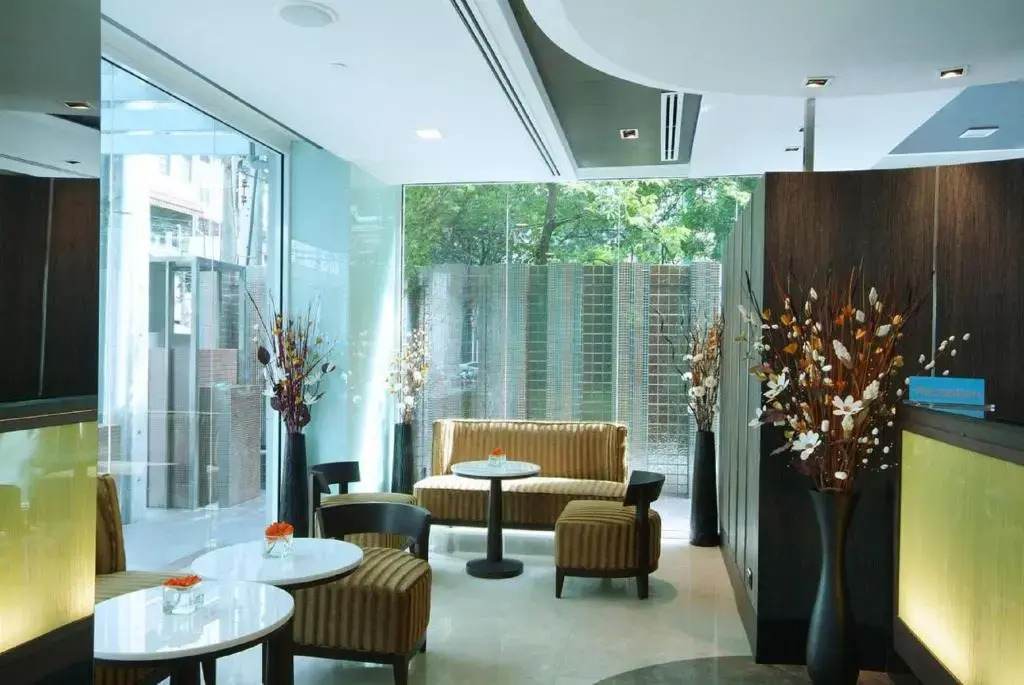 Amora NeoLuxe Suites Hotel