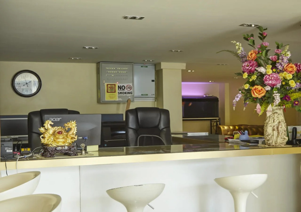 Sukhum Khaosan Au Bon Hostel