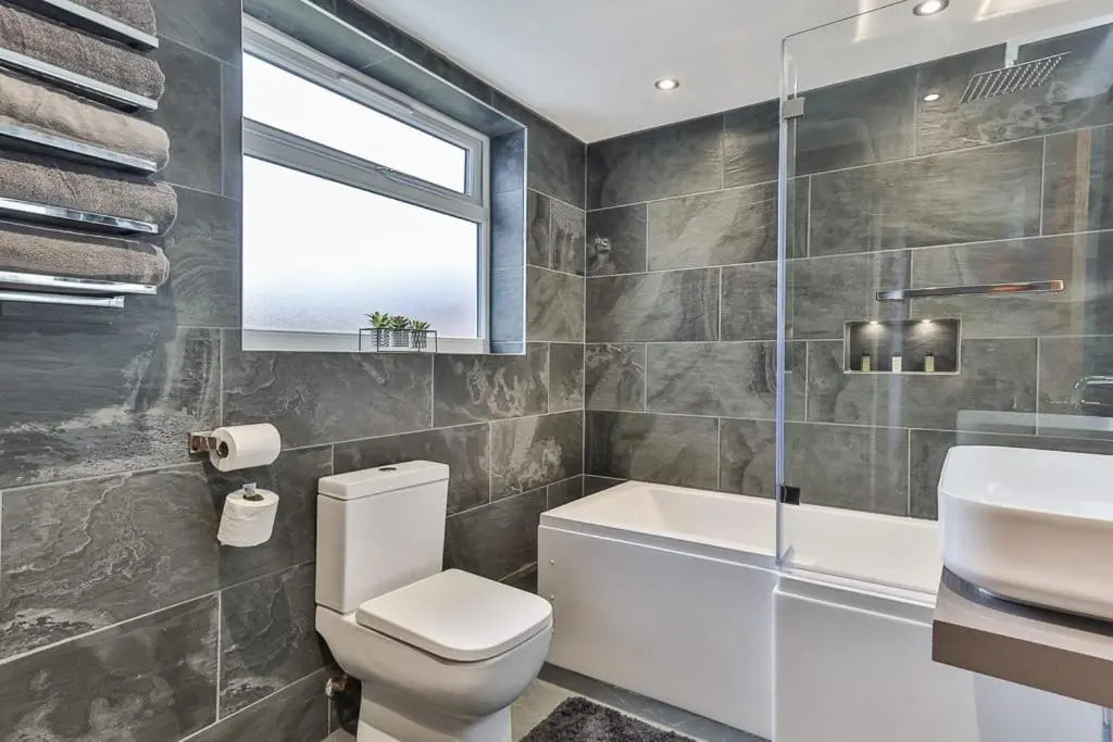 Luxury Spacious Pad with Games Room