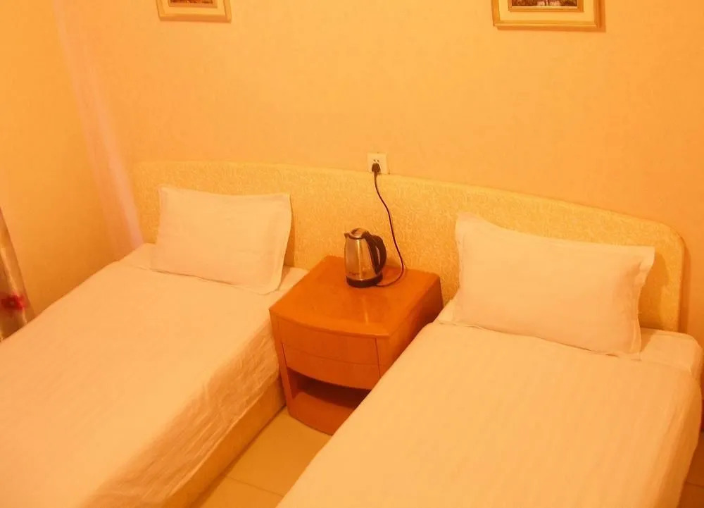 Jinan Lotus Pond Side Hotel