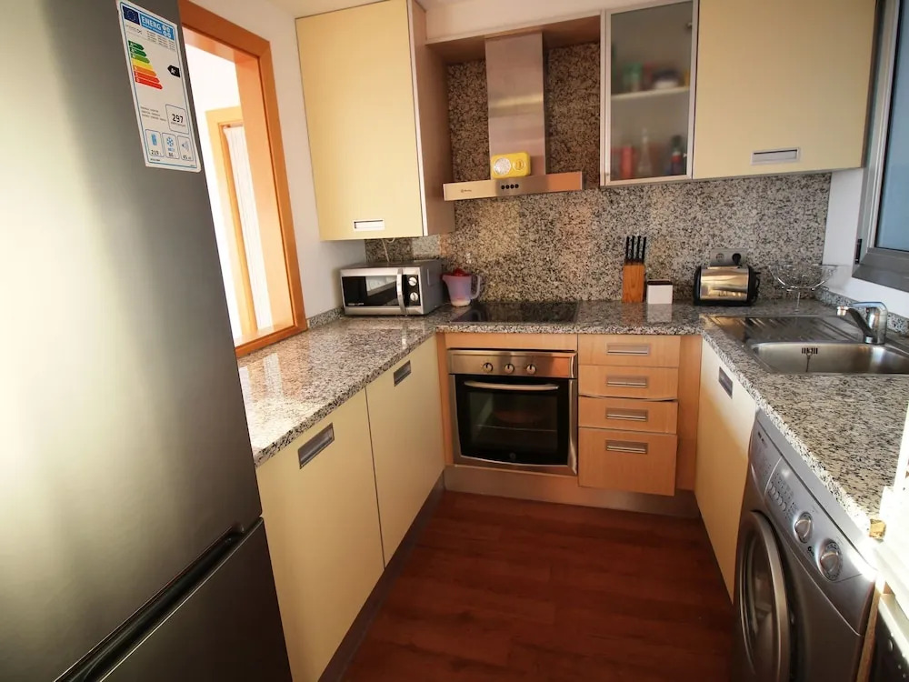 Apartment With sea View, Walking Distance to the Beach
