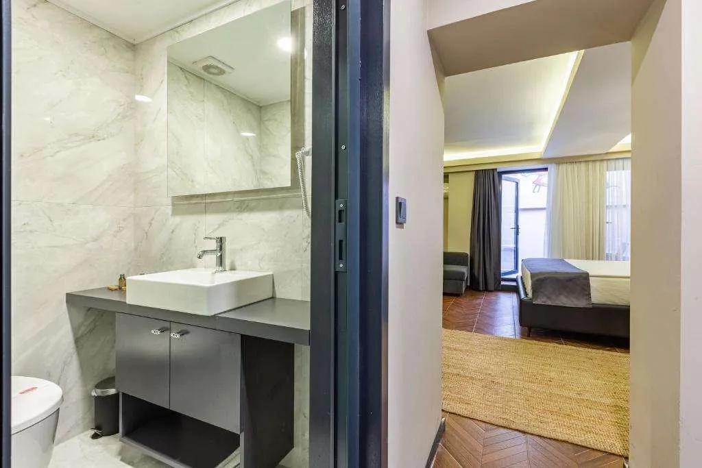 Snog Rooms & Suites