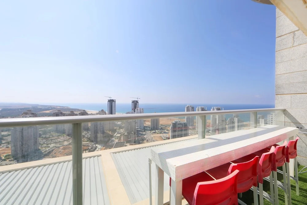 Seaview Oasis Luxurious penthouse