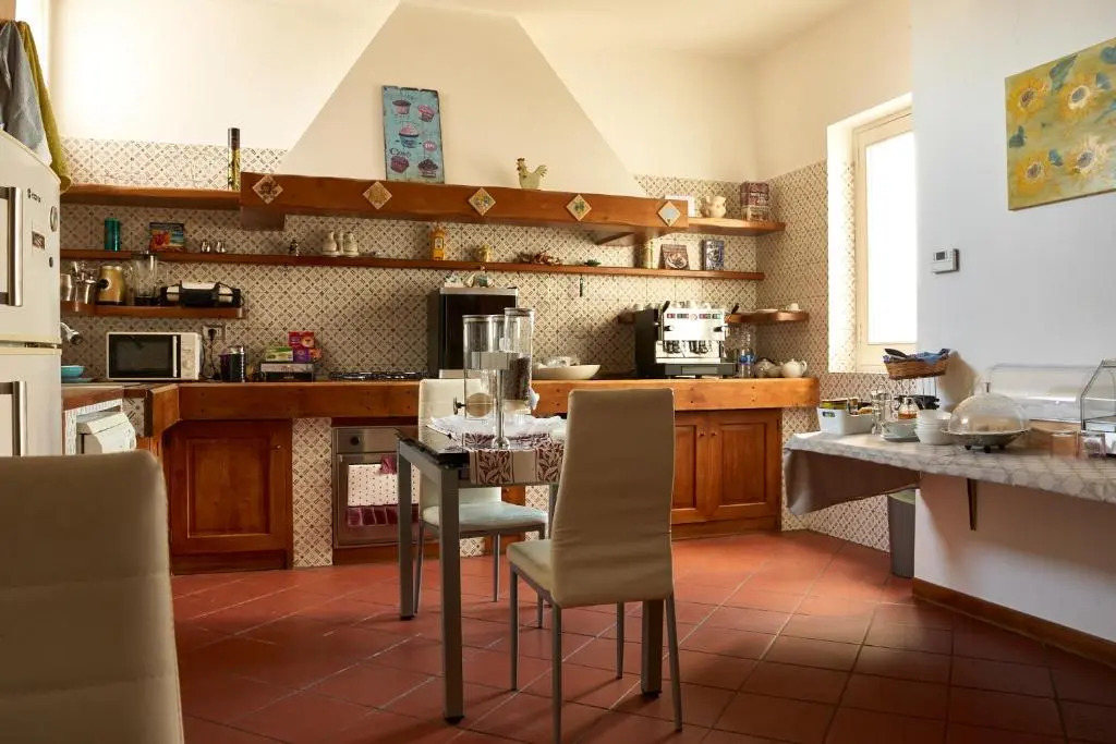 Il Giardino Di Flora con Piscina & Jacuzzi