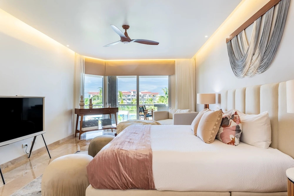 Casa Mia 3 bedroom At Mareazul 4 Apts by RedAwning