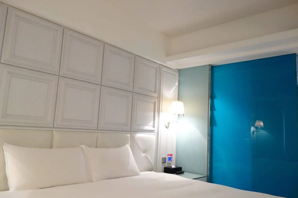 The Cloud Hotel