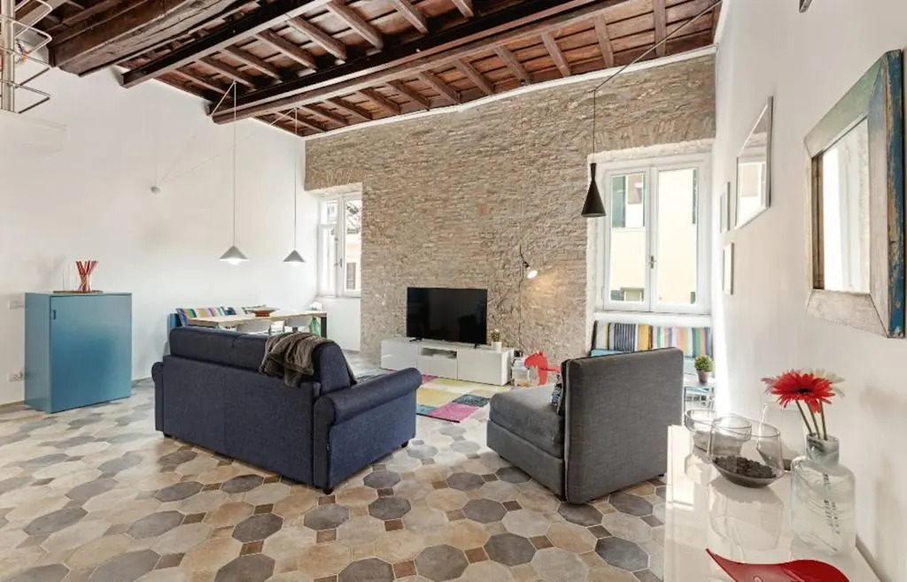 Sleek flat 4 guests 450mt from the Colosseum