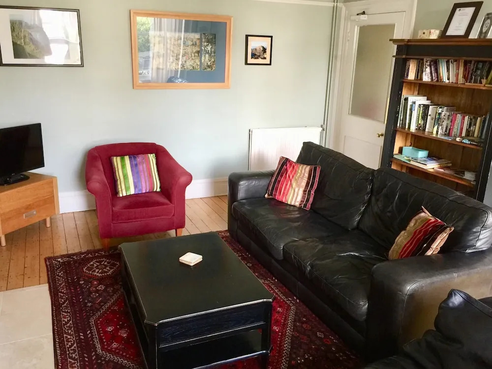 Derrin Guest House