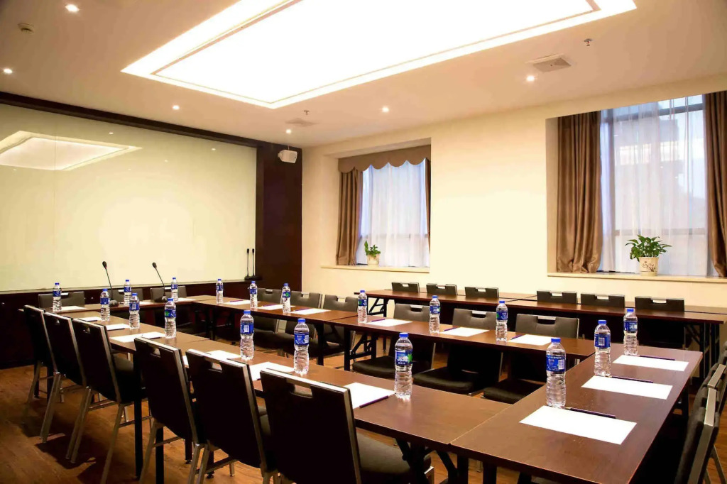 Zhuhai Aqueen Hotel