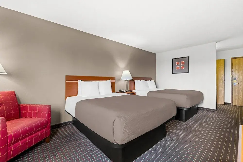Travelodge by Wyndham Rapid City - Black Hills