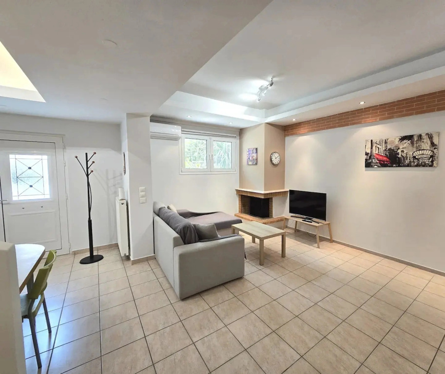 Апартаменты Spacious cosy studio w/100mbps Fiber@Home WiFi in very safe & quiet area